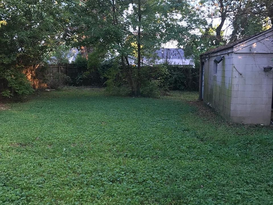 2nd image of 978 Marcellus Dr