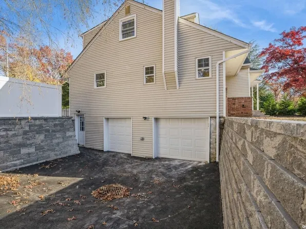 47 Holly Drive, Smithtown, NY 11787