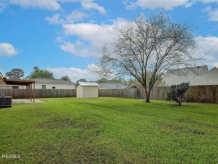 920 Marilyn Dr — Photo 17