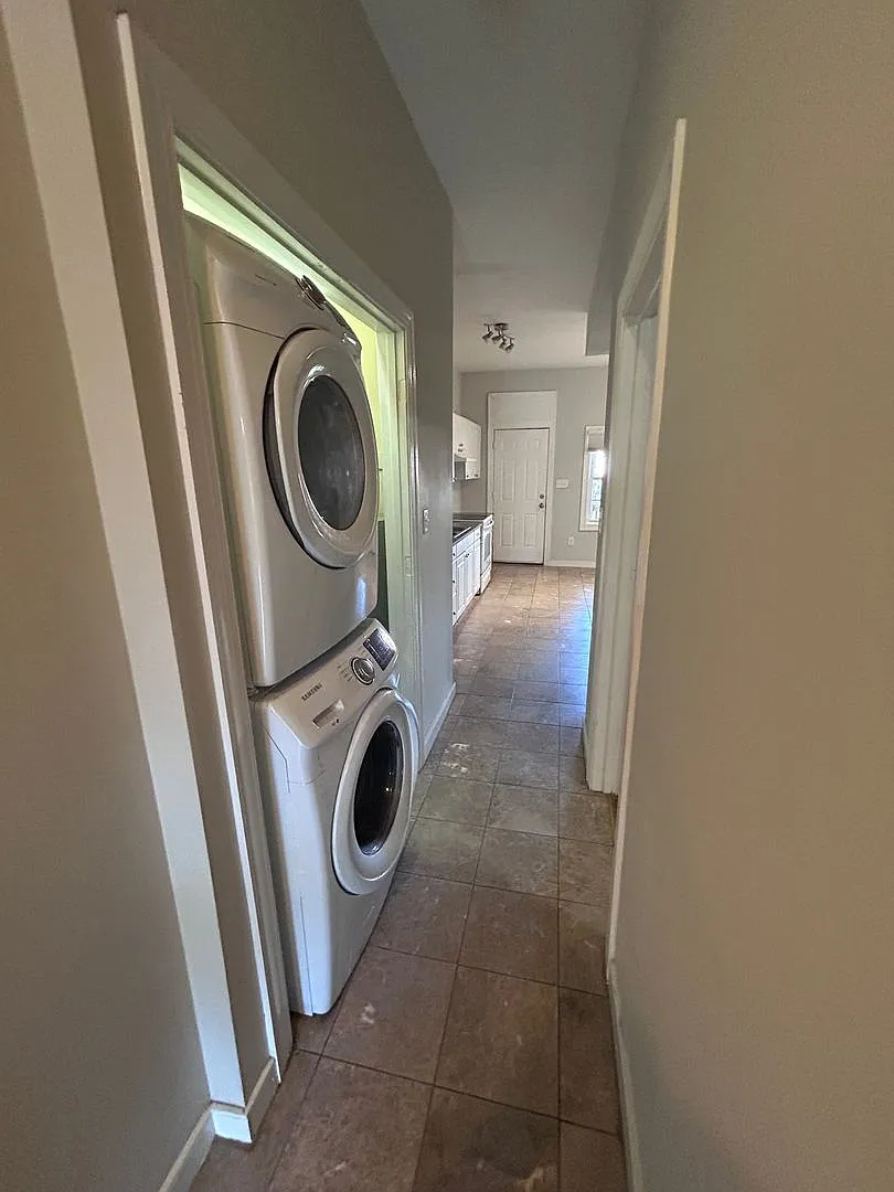 Charming 4-Bedroom Rental in The Fan District — Photo 3