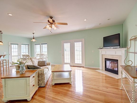 4th image of 37254 Dolphin Dr