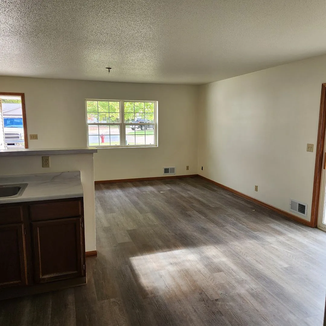 Clearwater Capital Group-2034 Mittelstadt Ln — Photo 3