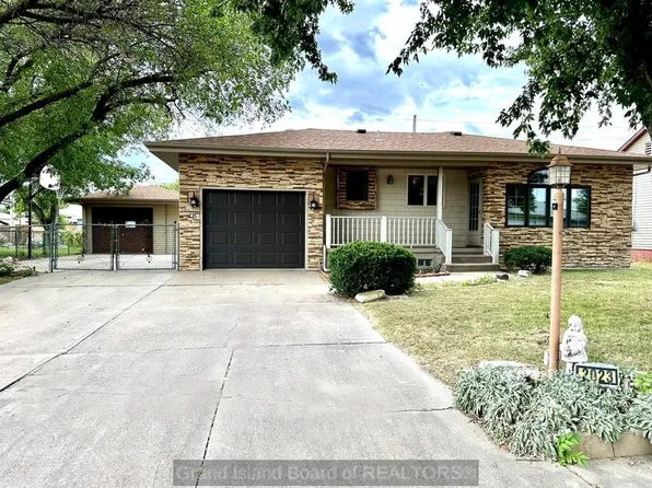 2023 W 11th Ave, Grand Island, NE 68803