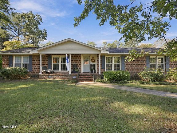 3rd image of 309 Willowbrook Court