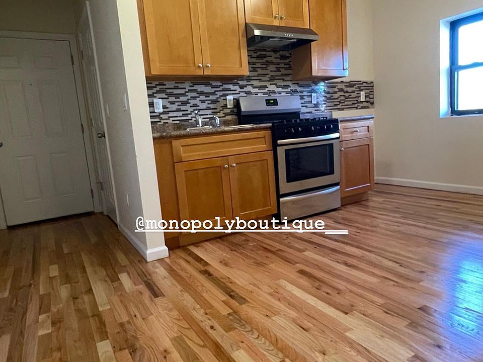 2nd image of 646 Broadway Ave #10