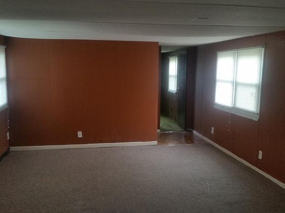 4th image of 620 Greenbriar Dr