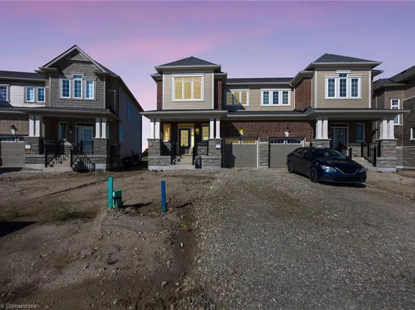 9 Mission St, Wasaga Beach, ON L9Z 1J7
