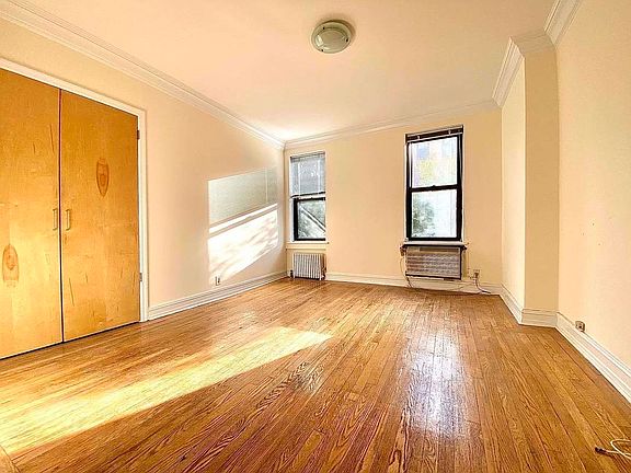 3rd image of 146 W 79th St #2D1
