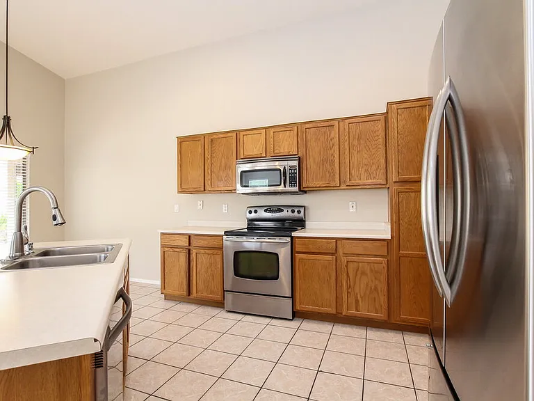 9166 W Melinda Ln — Photo 5