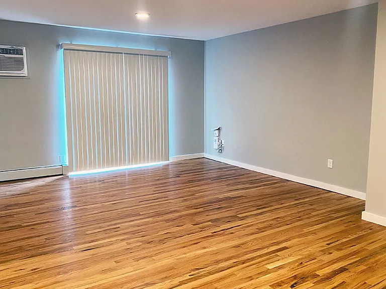 Clifton Woods — Photo 122