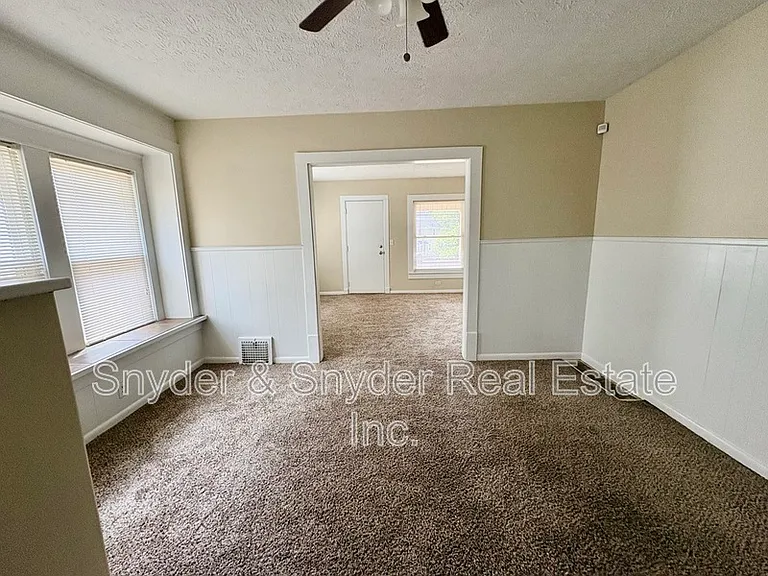 2307 & 2309 SW 22nd St SW — Photo 6