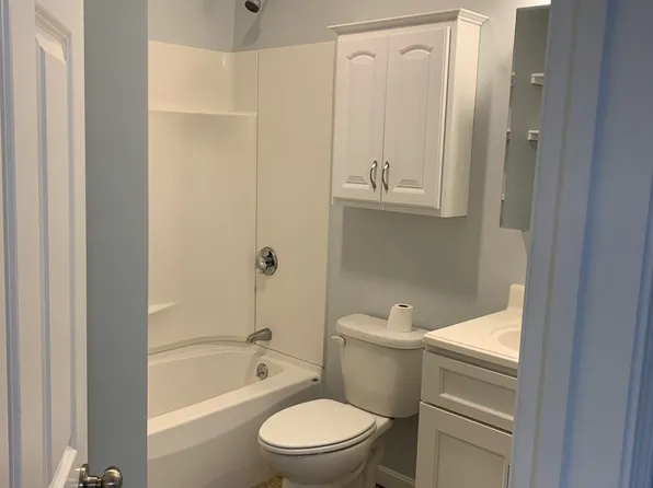 25 Grace St #2, Chicopee, MA 01020