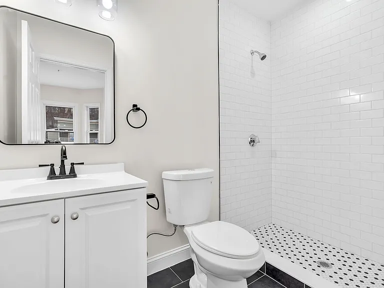 23 Pleasant St #2 — Photo 2