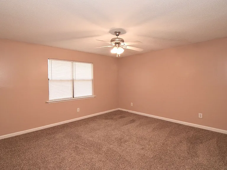 4154 Arlington Rd — Photo 15