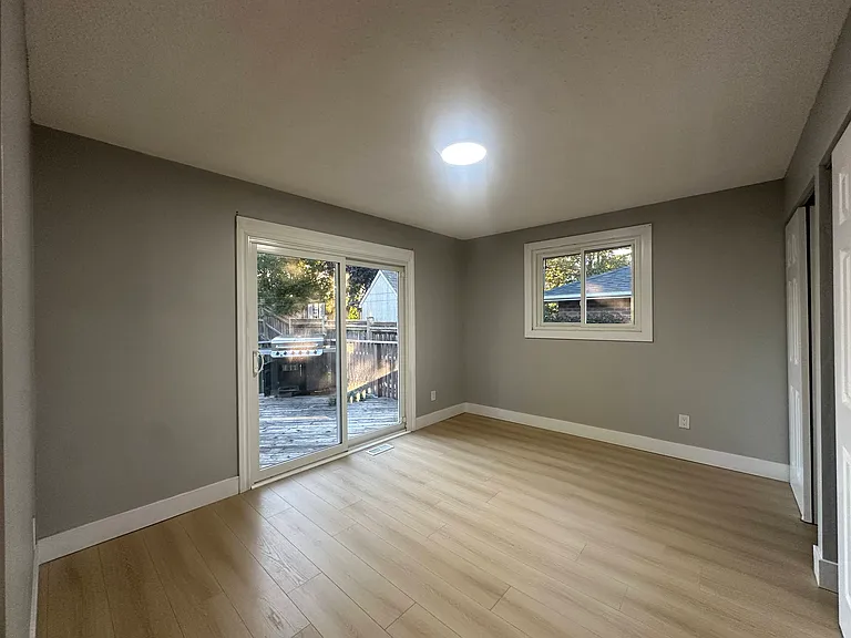 920 Southgate Dr — Photo 17