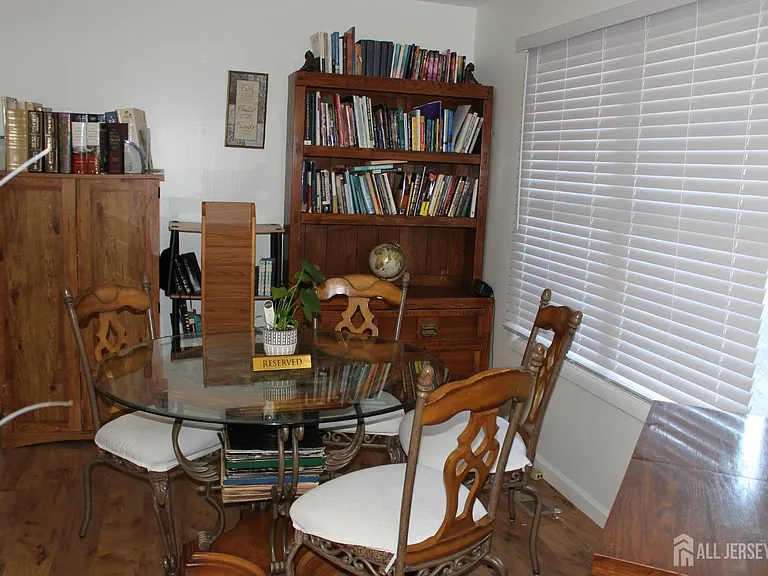 39 Independence Ct — Photo 18