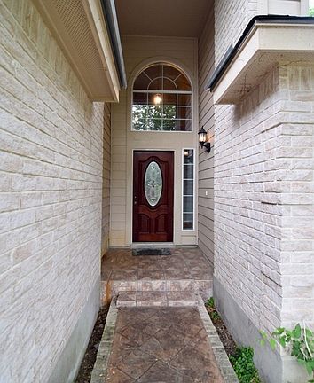 3rd image of 4119 Ogelthorpe Oak