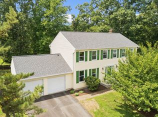 112 Buckeye Ct, Sterling, VA 20164