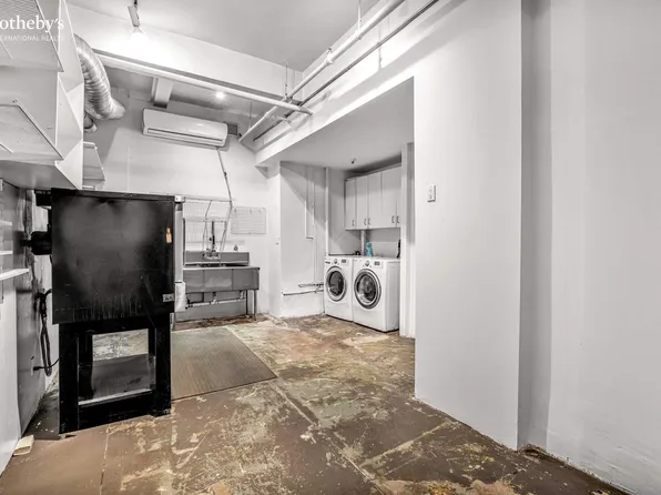 335 West 38th Street image 9 of 11