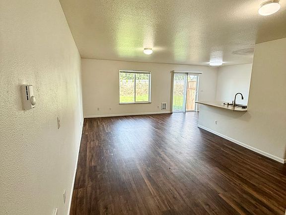 3rd image of 2010 46th Ave Unit A