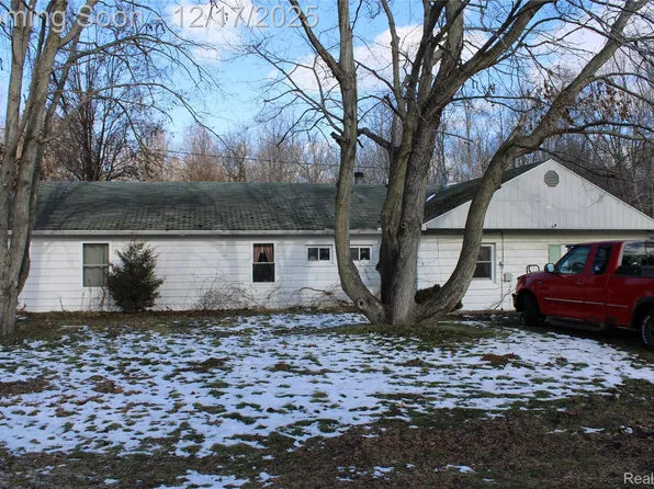 4870 W Samaria Rd, Temperance, MI 48182