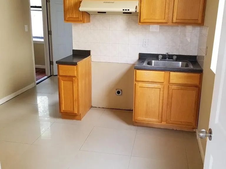 1431 W Tioga St #3 — Photo 7