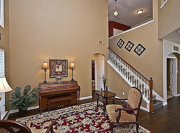 2nd image of 509 Fairfield Ct