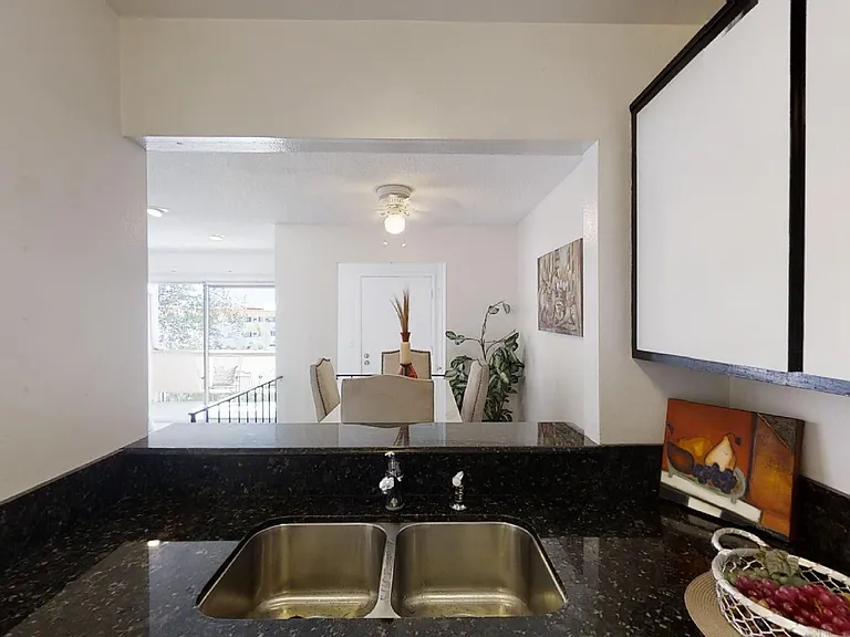 3266 Ashford St #O — Photo 5