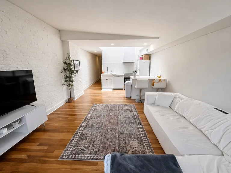 1934 Green St #3 — Photo 36