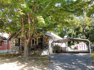 1213 W Austin St, Webb City, MO 64870