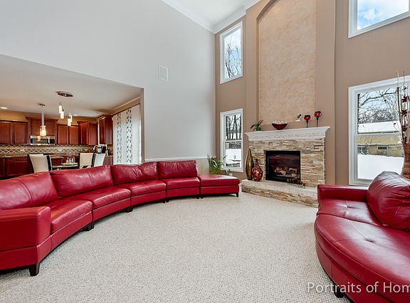 4th image of 739 Hickory Ln