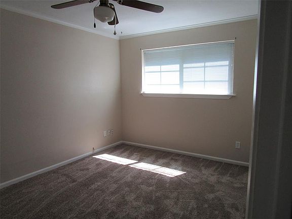 5th image of 4 Larkwood Ln