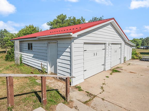 4th image of 8757 N Clare Ave