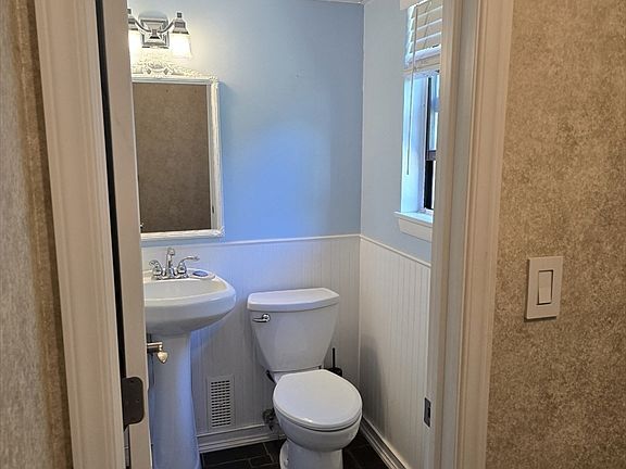 5th image of 555 Russell Rd APT J65