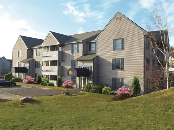 171 Eastern Ave APT 104, Manchester, NH 03104