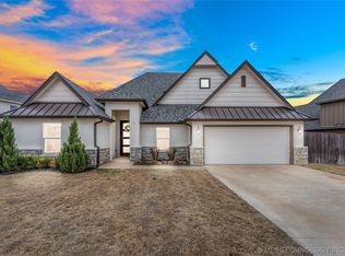 421 E 127th Pl S, Jenks, OK 74037