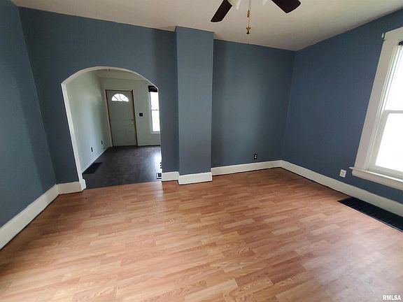 4th image of 315 S Lincoln Ave