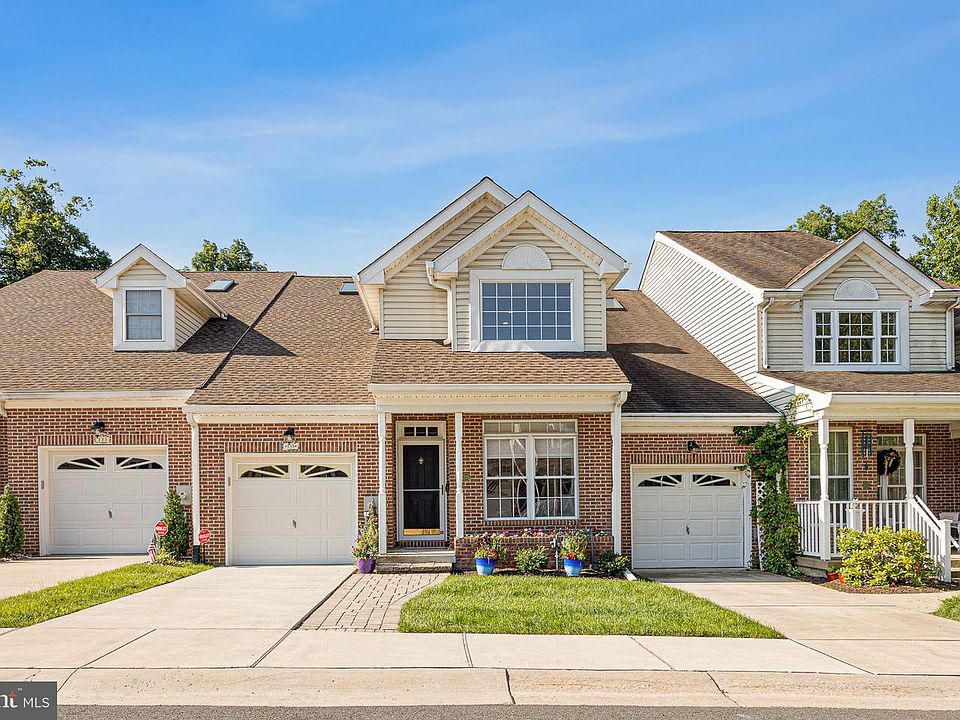 1st image of 135 Victoria Falls Ln