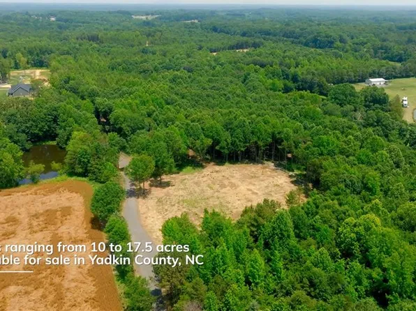 1162 Big Sky Dr #3, Yadkinville, NC 27055