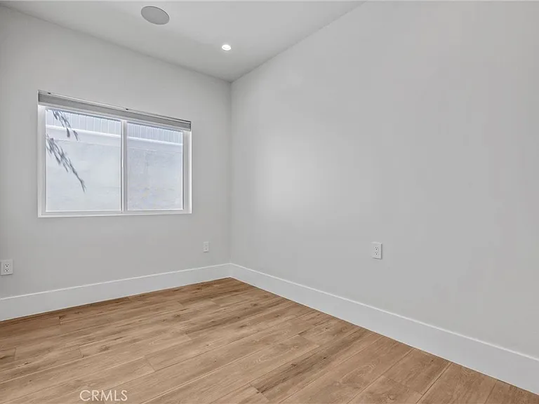 7508 1/2 Claire Ave — Photo 12