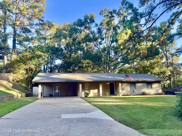 110 Laurel Hill Dr, Natchez, MS 39120