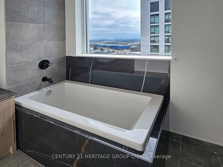 8888 Yonge St #1205 — Photo 23