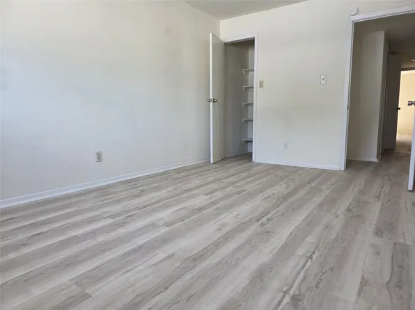 10267 S Gessner Rd, Houston, TX 77071