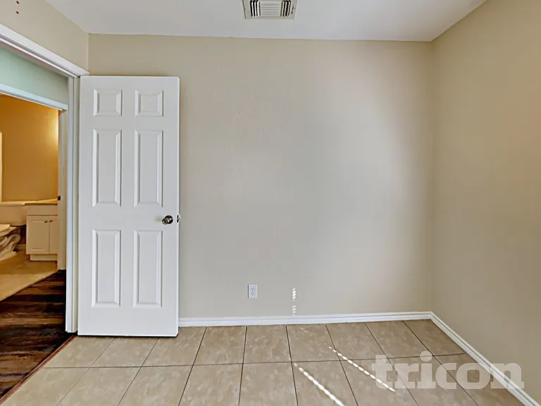 8415 Glen Echo — Photo 14