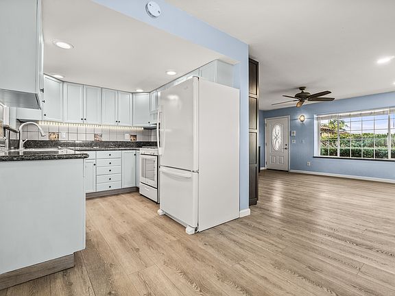 5th image of 412 N 30th St