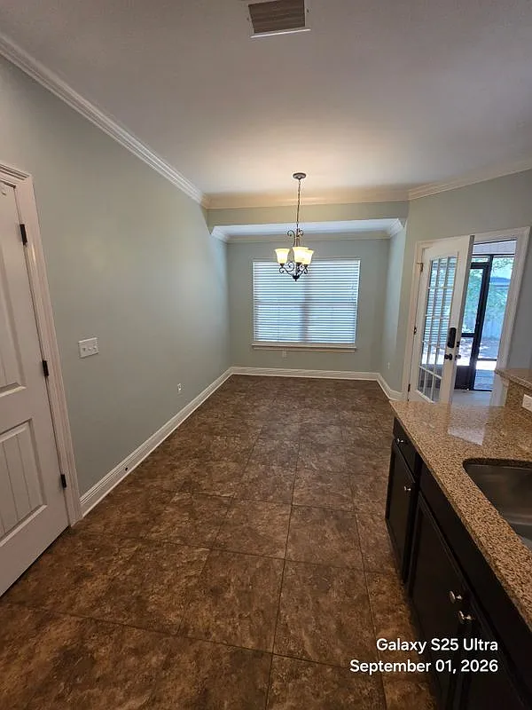 3 bed, 2.0 bath, 1983 sqft, $1,900 — Photo 4