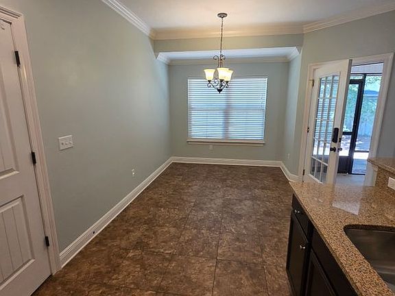4th image of 410 Serene Ct