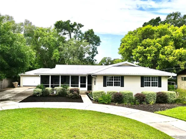 16936 Lakeview Ave, Umatilla, FL 32784