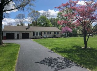 100 Lawrence Ln, Carlisle, PA 17015