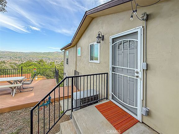 3rd image of 1059 Alta Vista Rd